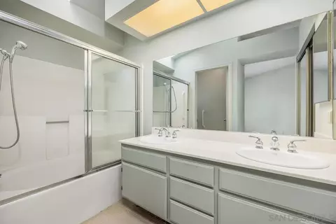 Bath - 5220 Mandarin Dr, Oceanside, CA 92056 photo 1 of 2