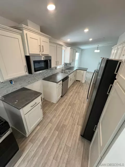 Kitchen - 2562 Mitten Ln, Ramona, CA 92065 photo 1 of 2