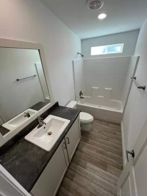 Bath - 2562 Mitten Ln, Ramona, CA 92065 photo 2 of 3