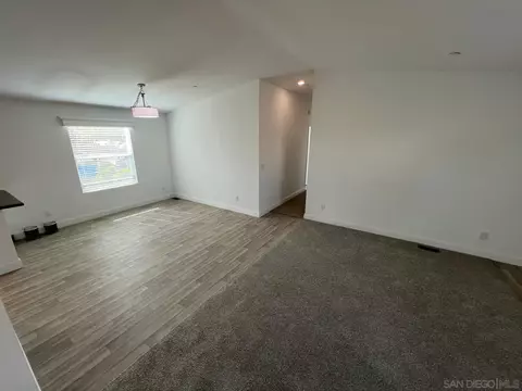 Living - 2562 Mitten Ln, Ramona, CA 92065 photo 2 of 2