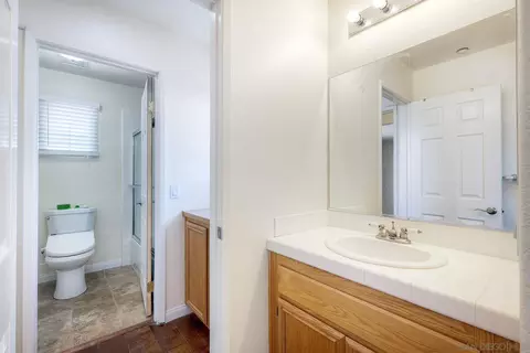 Bath - 10160 Challenger Cir, Spring Valley, CA 91978 photo 4 of 5