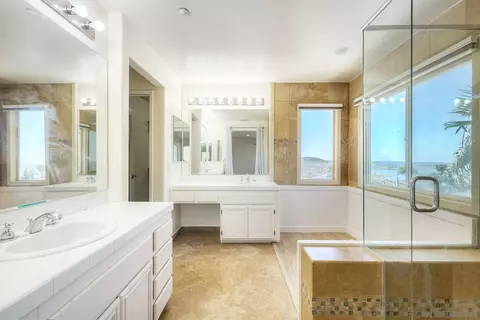Bath - 10160 Challenger Cir, Spring Valley, CA 91978 photo 5 of 5