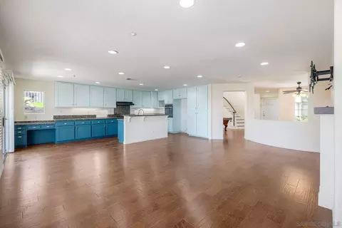 Living - 10160 Challenger Cir, Spring Valley, CA 91978 photo 2 of 7