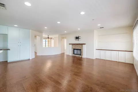 Living - 10160 Challenger Cir, Spring Valley, CA 91978 photo 4 of 7