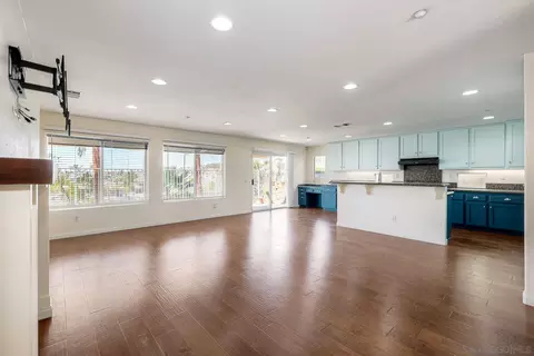 Living - 10160 Challenger Cir, Spring Valley, CA 91978 photo 1 of 7