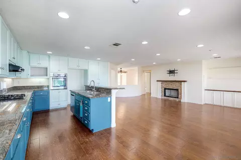 Kitchen - 10160 Challenger Cir, Spring Valley, CA 91978 photo 3 of 4