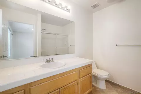 Bath - 10160 Challenger Cir, Spring Valley, CA 91978 photo 2 of 5