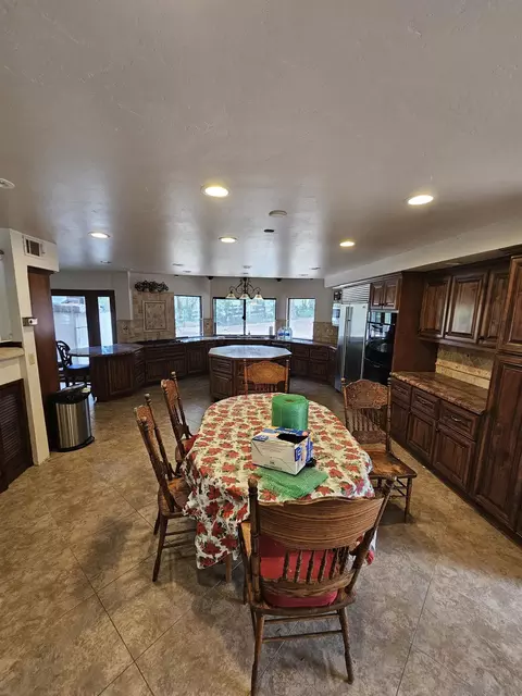 Kitchen - 18055 Old Coach Rd, Poway, CA 92064 photo 4 of 4