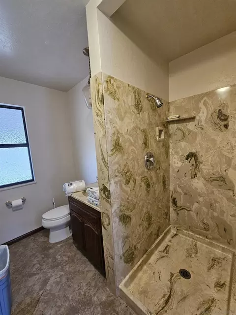 Bath - 18055 Old Coach Rd, Poway, CA 92064 photo 2 of 2