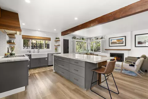 Kitchen - 2521 Sarbonne Dr, Oceanside, CA 92054 photo 3 of 5