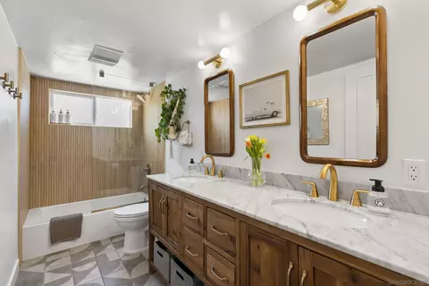 Bath - 2521 Sarbonne Dr, Oceanside, CA 92054 photo 1 of 2