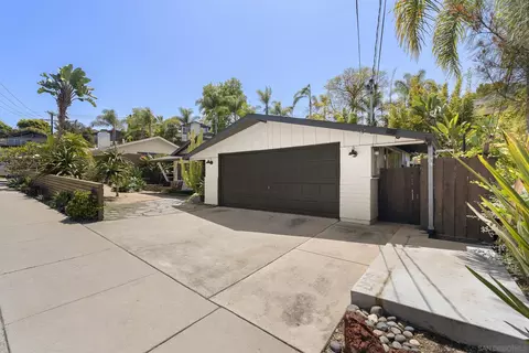 Exterior - 2521 Sarbonne Dr, Oceanside, CA 92054 photo 2 of 22