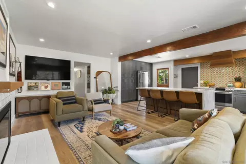 Living - 2521 Sarbonne Dr, Oceanside, CA 92054 photo 4 of 4