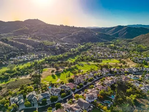 View/Area - 2327 Orchard View Ln, Escondido, CA 92027 photo 5 of 10
