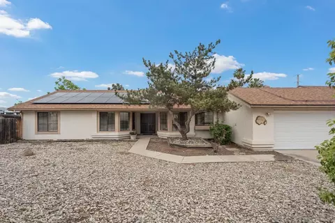 1368 Oakleaf Ln, Ramona, CA 92065