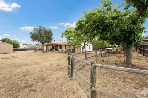 Exterior - 1368 Oakleaf Ln, Ramona, CA 92065 photo 2 of 2