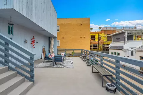 Exterior - 357 Playa Del Sur #3, La Jolla, CA 92037 photo 2 of 5