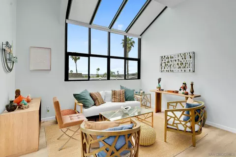Living - 357 Playa Del Sur #3, La Jolla, CA 92037 photo 3 of 4