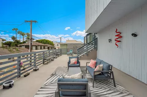 Exterior - 357 Playa Del Sur #3, La Jolla, CA 92037 photo 3 of 5