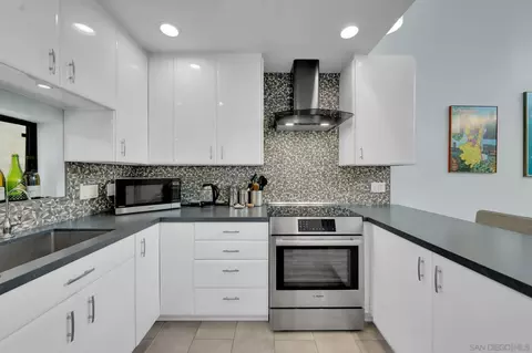 Kitchen - 357 Playa Del Sur #3, La Jolla, CA 92037 photo 1 of 4