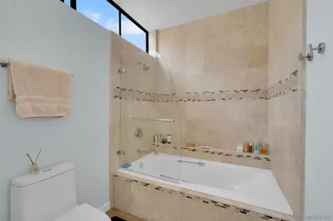 Bath - 357 Playa Del Sur #3, La Jolla, CA 92037 photo 2 of 3