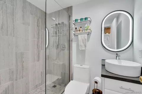 Bath - 357 Playa Del Sur #3, La Jolla, CA 92037 photo 3 of 3