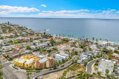 View/Area - 357 Playa Del Sur #3, La Jolla, CA 92037 photo 7 of 9
