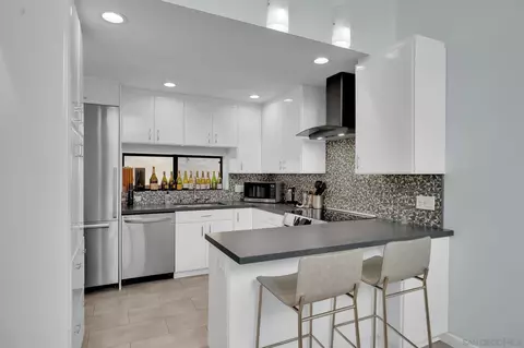 Kitchen - 357 Playa Del Sur #3, La Jolla, CA 92037 photo 3 of 4