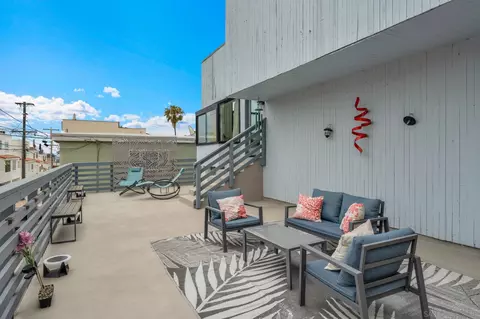 Exterior - 357 Playa Del Sur #3, La Jolla, CA 92037 photo 4 of 5