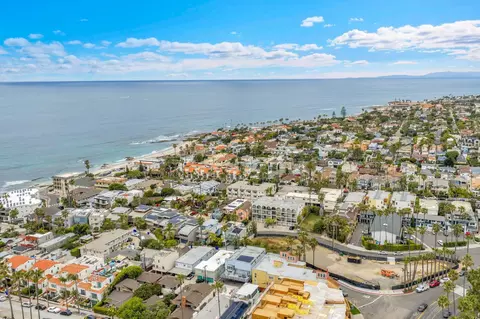 View/Area - 357 Playa Del Sur #3, La Jolla, CA 92037 photo 6 of 9