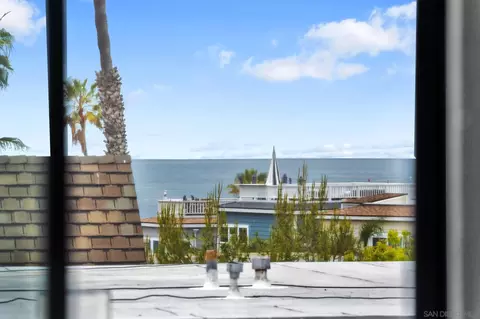 View/Area - 357 Playa Del Sur #3, La Jolla, CA 92037 photo 2 of 9