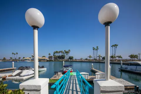 View/Area - 8 Antigua Ct, Coronado, CA 92118 photo 6 of 9