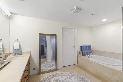 Bath - 5440 La Jolla #E106, La Jolla, CA 92037 photo 1 of 3