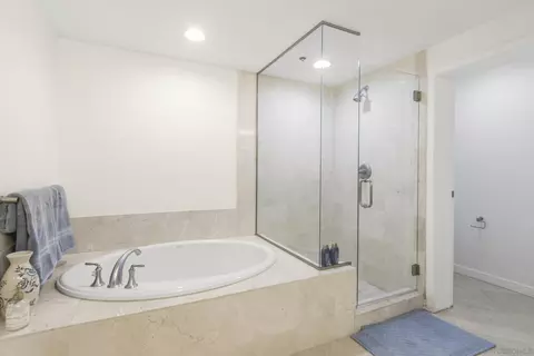 Bath - 5440 La Jolla #E106, La Jolla, CA 92037 photo 2 of 3