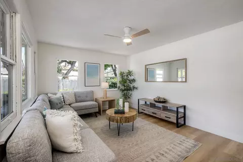 Living - 1027 Knowles Ave, Carlsbad, CA 92008 photo 2 of 5