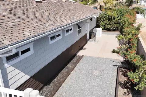 Exterior - 1027 Knowles Ave, Carlsbad, CA 92008 photo 6 of 7
