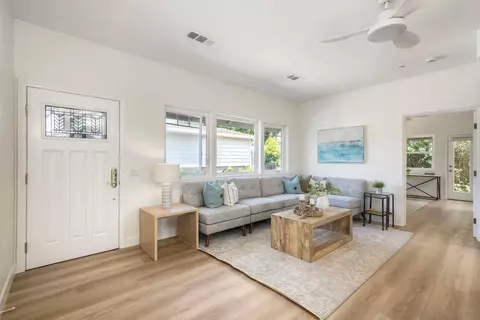 Living - 1027 Knowles Ave, Carlsbad, CA 92008 photo 4 of 5