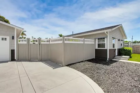 Exterior - 1027 Knowles Ave, Carlsbad, CA 92008 photo 3 of 7