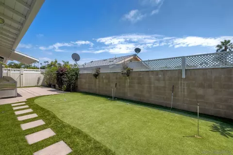 Exterior - 1011 Knowles Ave, Carlsbad, CA 92008 photo 11 of 15