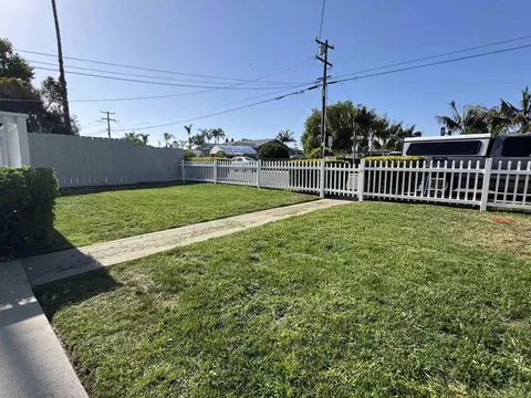 Exterior - 1011 Knowles Ave, Carlsbad, CA 92008 photo 3 of 15