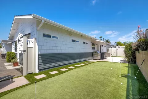 Exterior - 1011 Knowles Ave, Carlsbad, CA 92008 photo 10 of 15