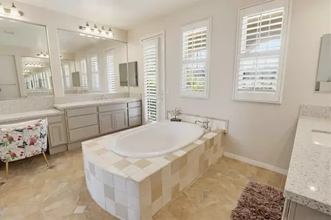 Bath - 7480 Eastridge Dr, La Mesa, CA 91941 photo 3 of 6