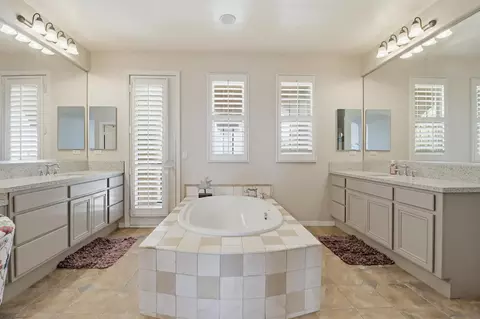 Bath - 7480 Eastridge Dr, La Mesa, CA 91941 photo 2 of 6
