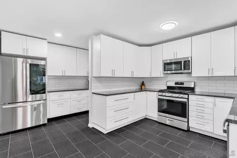 Kitchen - 13101 Pam Ln, Lakeside, CA 92040 photo 4 of 5