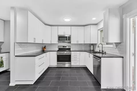 Kitchen - 13101 Pam Ln, Lakeside, CA 92040 photo 1 of 5