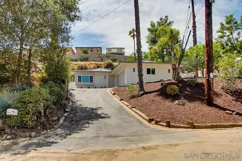 8740 Vanguard Pl, Lakeside, CA 92040