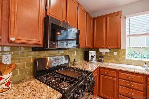 Kitchen - 10062 Day Creek Trl, Santee, CA 92071 photo 3 of 5