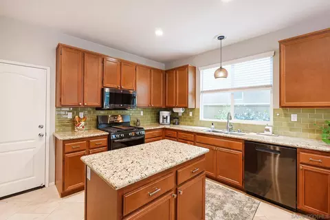 Kitchen - 10062 Day Creek Trl, Santee, CA 92071 photo 2 of 5