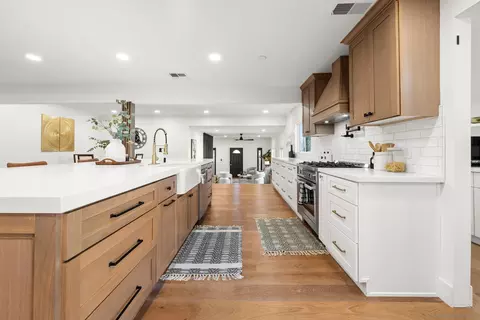 Kitchen - 16021 Pomerado, Poway, CA 92064 photo 2 of 4