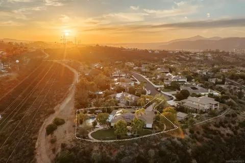View/Area - 11640 Treadwell Dr, Poway, CA 92064 photo 4 of 8